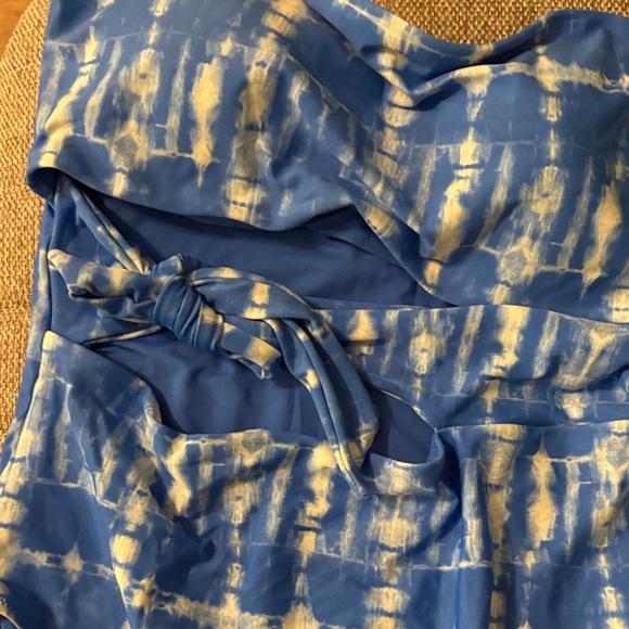 Aerie Vibrant Blue and White Patterned One-Piece Swimsuit with Tag and Liner - Picture 4 of 8